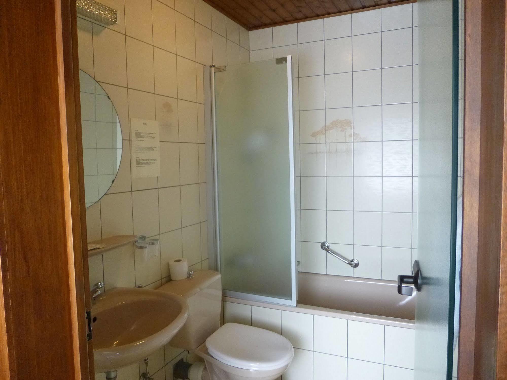Hotel Du Lac Butgenbach Exteriör bild